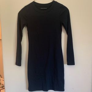 Long-sleeve navy dress